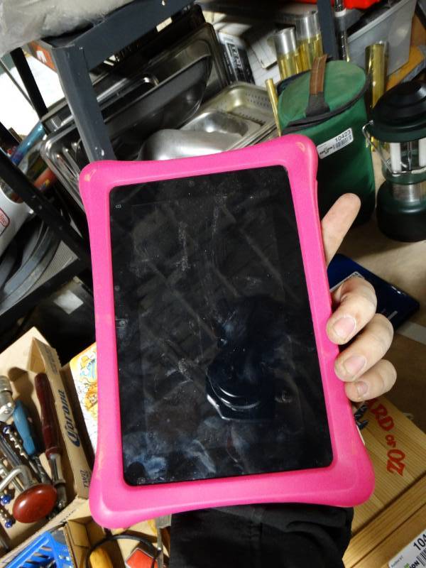 lot 10425 image: small tablet