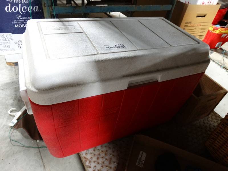 lot 10390 image: coleman cooler with coleman water bottle