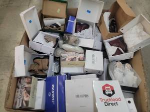 lot 53405 image: WomenKids  Shoe Variety Pallet- Approx 150
