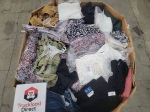 lot 53409 image: Womens Summer Clothing Old Navy - Several Hundred Plus Sizes (X-4X)