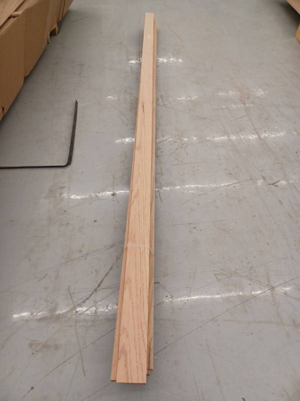 lot 4028 image: 10 Pieces Oak Casing, 7ft L x 2 14 H, 70 Linear Feet