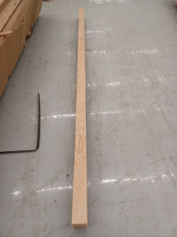 lot 4030 image: 10 Pieces Oak Casing, 7ft L x 2 14 H, 70 Linear Feet
