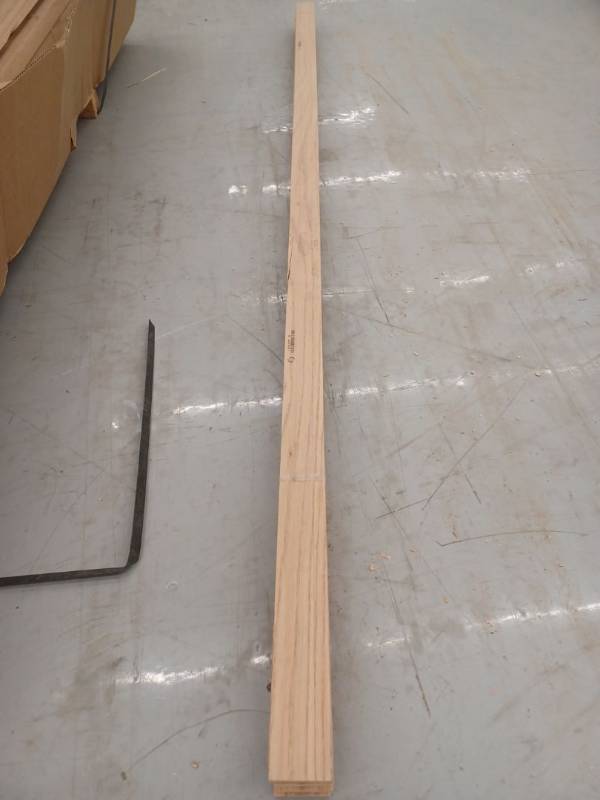 lot 4032 image: 10 Pieces Oak Casing, 7ft L x 2 14 H, 70 Linear Feet