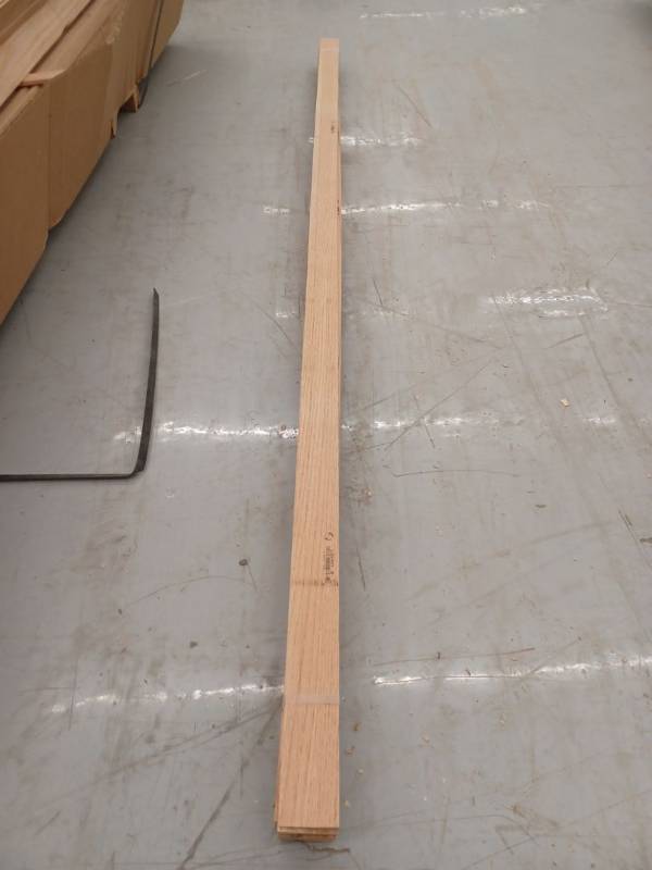 lot 4034 image: 10 Pieces Oak Casing, 7ft L x 2 14 H, 70 Linear Feet
