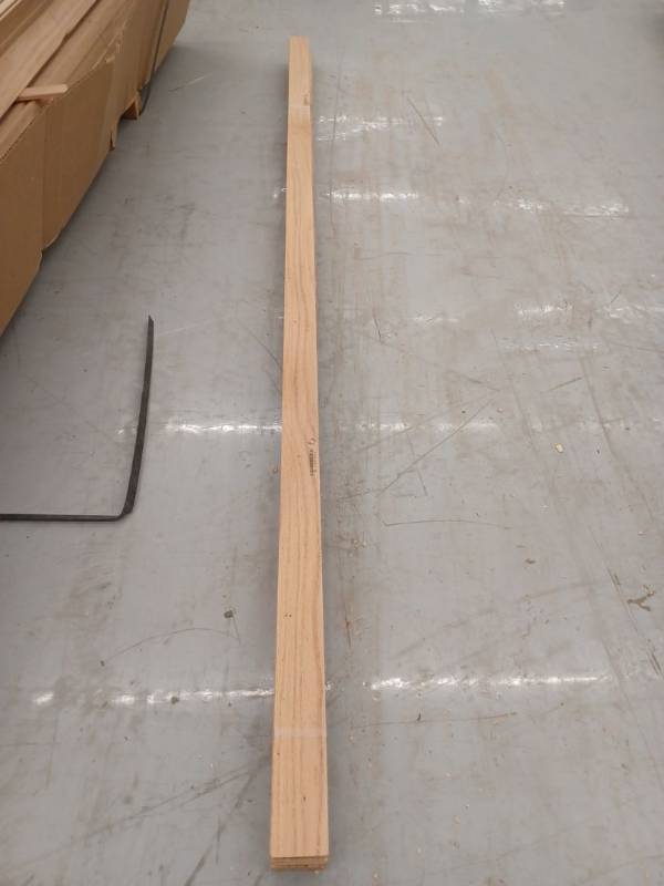 lot 4035 image: 10 Pieces Oak Casing, 7ft L x 2 14 H, 70 Linear Feet