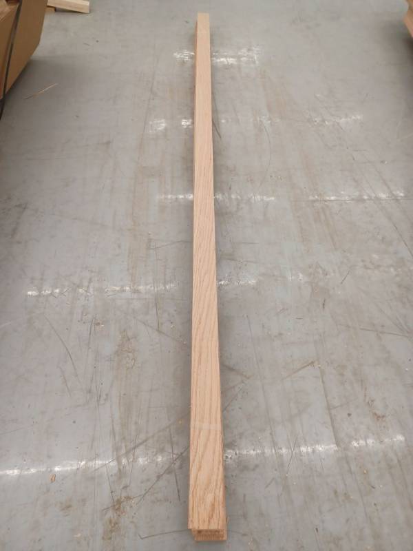 lot 4037 image: 10 Pieces Oak Casing, 7ft L x 2 58 H, 70 Linear Feet