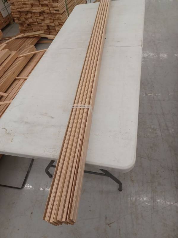 lot 4043 image: 10 Pieces Oak Base, 8ft L x 2 1316 H, 80 Linear Feet