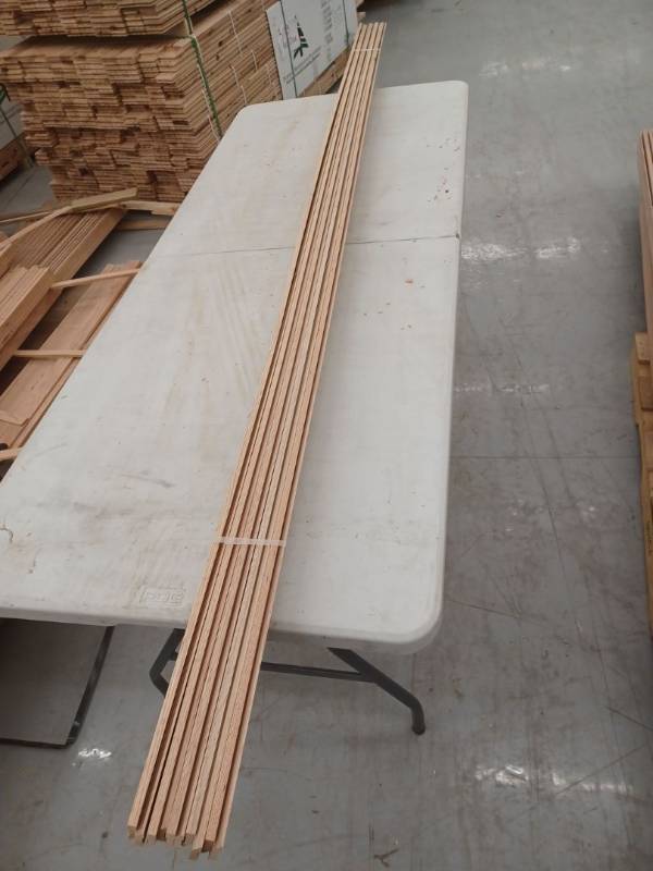 lot 4050 image: 10 Pieces Oak Base, 8ft L x 3 18 H, 80 Linear Feet