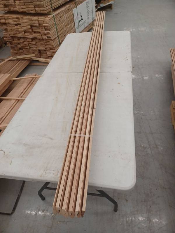 lot 4051 image: 10 Pieces Oak Base, 8ft L x 3 38 H, 80 Linear Feet
