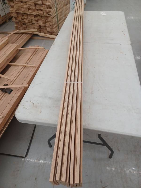 lot 4052 image: 10 Pieces Oak Base, 8ft L x 3 14 H, 80 Linear Feet