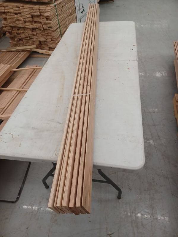 lot 4054 image: 10 Pieces Oak Base, 8ft L x 3 14 H, 80 Linear Feet
