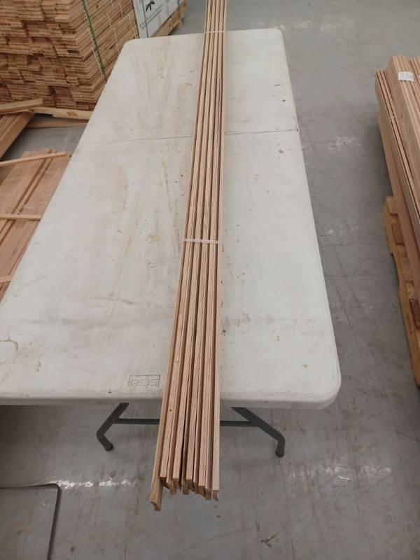 lot 4058 image: 10 Pieces Oak Base, 8ft L x 2 34 H, 80 Linear Feet