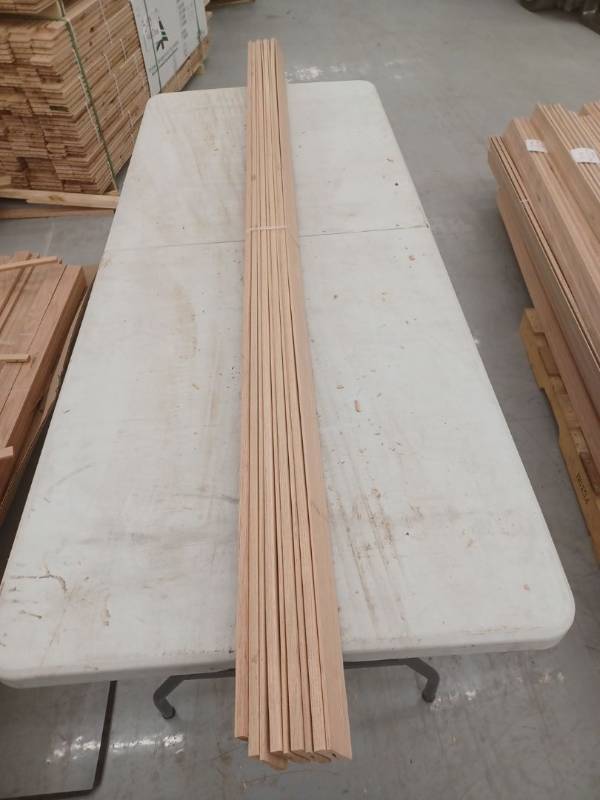 lot 4059 image: 9 Pieces Oak Trim, 7ft L x 2 14 H, 63 Linear Feet