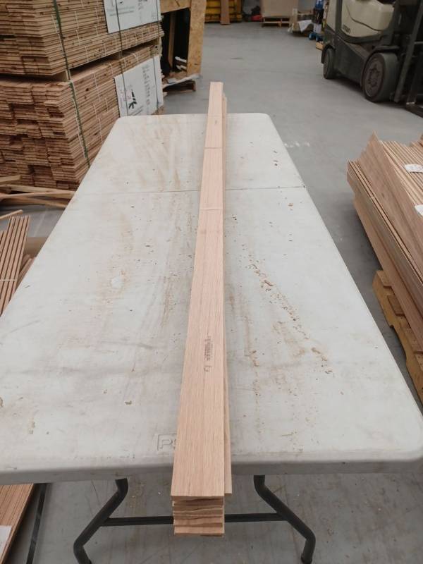 lot 4067 image: 10 Pieces Oak Casing, 7ft L x 2 14  H, 70 Linear Feet