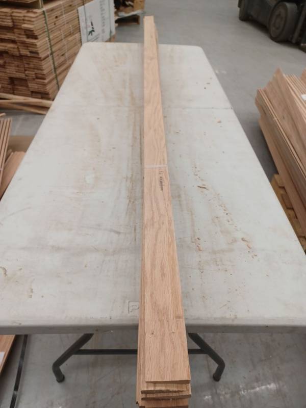 lot 4068 image: 10 Pieces Oak Casing, 7ft L x 2 14 H, 70 Linear Feet