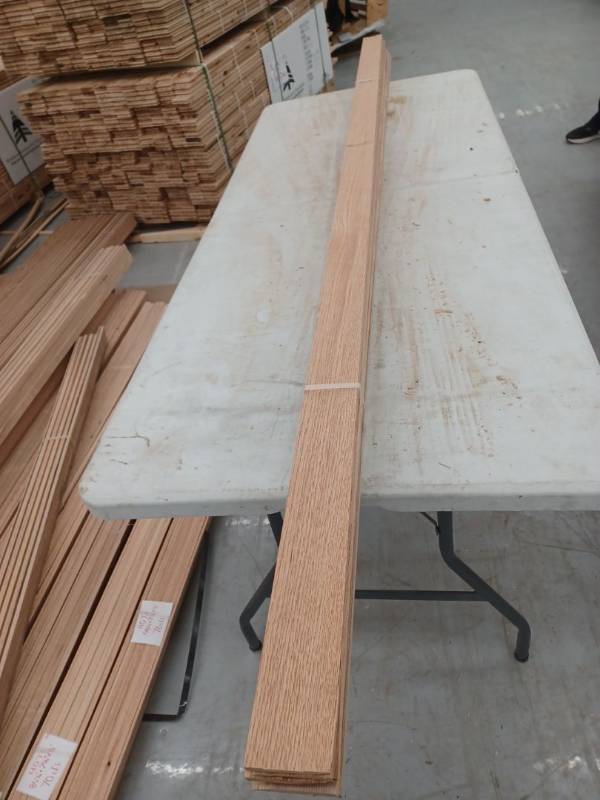 lot 4070 image: 10 Pieces Oak Base, 8ft L x 2 78 H, 80 Linear Feet
