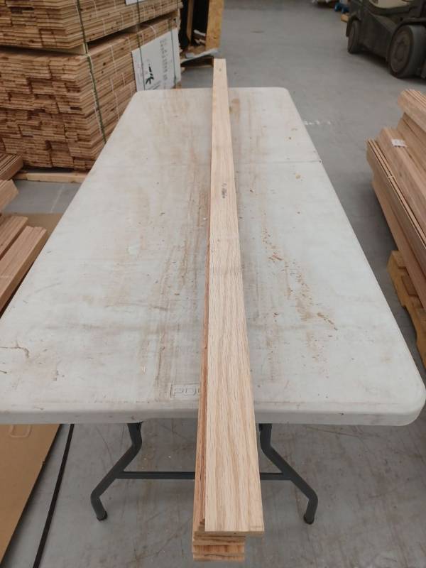 lot 4075 image: 10 Pieces Oak Casing, 7ft L x 2 516 H, 70 Linear Feet
