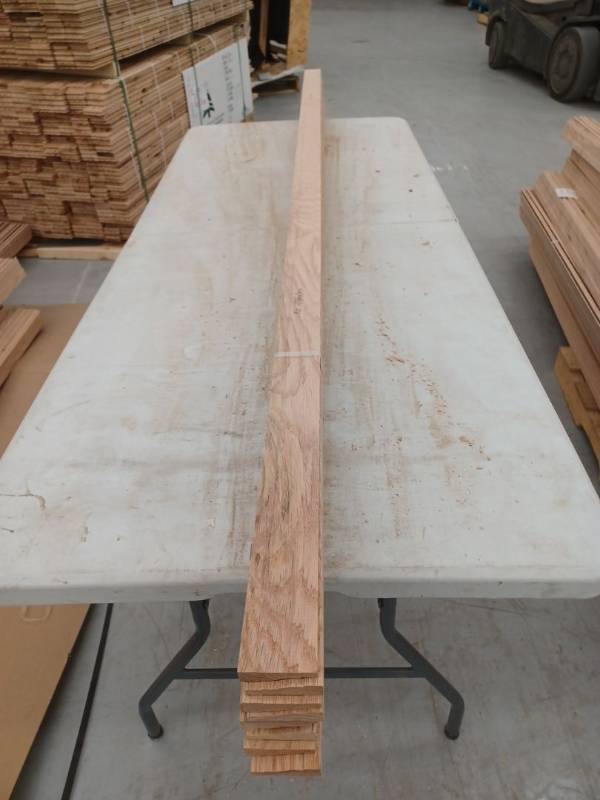 lot 4076 image: 10 Pieces Oak Casing, 7ft L x 2 14 H, 70 Linear Feet