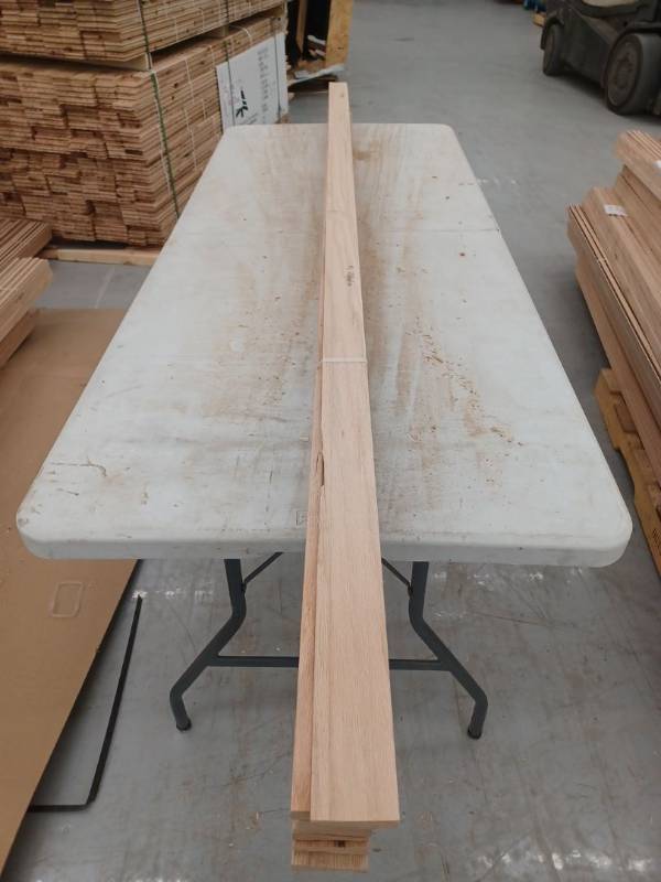 lot 4077 image: 10 Pieces Oak Casing, 7ft L x 2 14 H, 70 Linear Feet