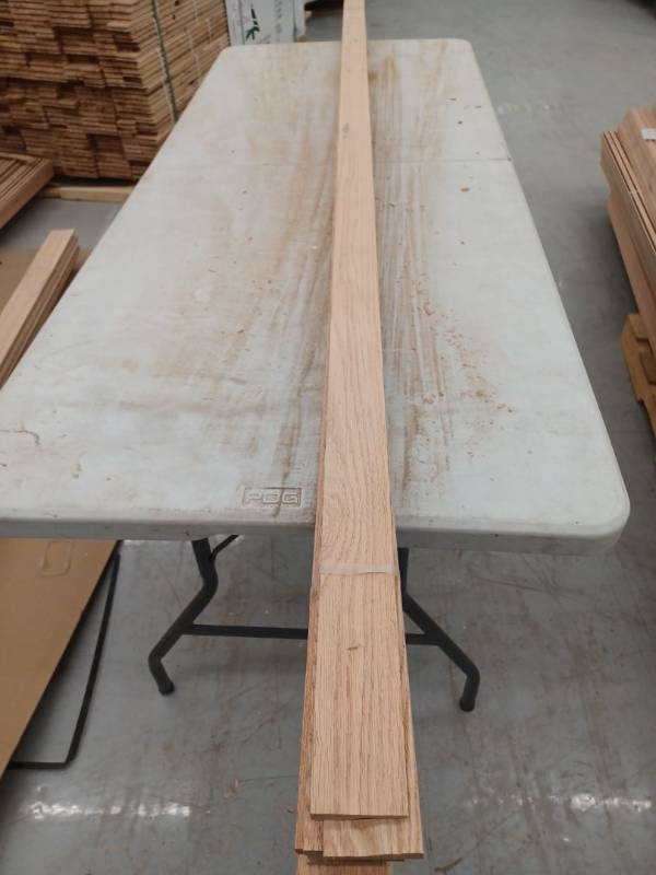 lot 4081 image: 10 Pieces Oak Casing, 7ft L x 2 14 H, 70 Linear Feet