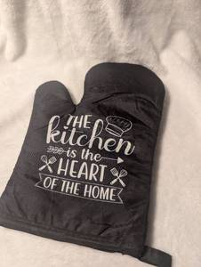 lot 2014 image: Decorative Kitchen Quote Oven Mitt