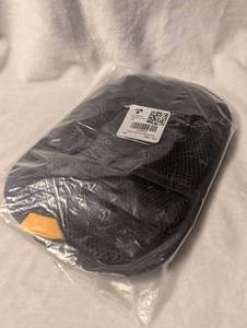 lot 2040 image: Pet Hair Remover Glove