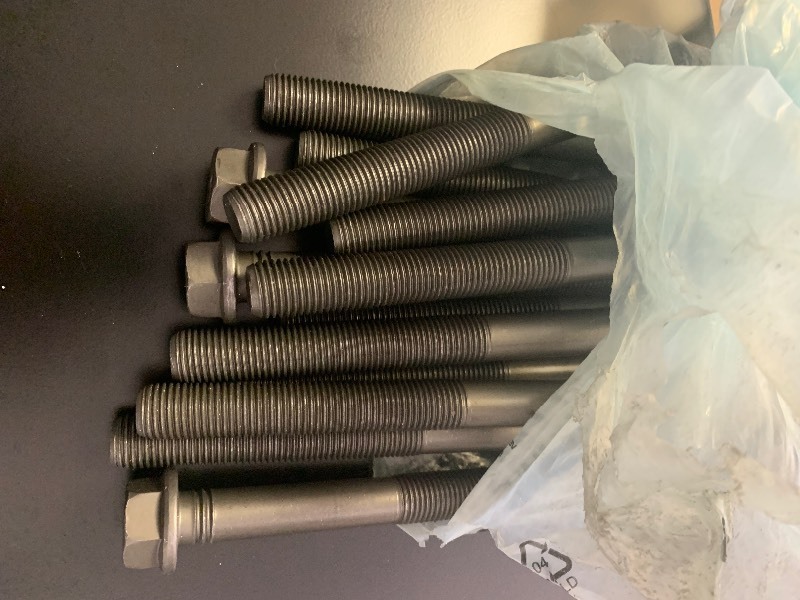 lot 216 image: Industrial Grade Heavy Duty Threaded Bolts Set of 12