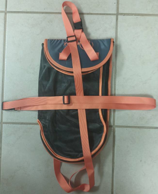 lot 485 image: Airplane Foot Hammock - Portable Travel Footrest with Removable Cover for Long Flights