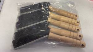lot 459 image: Cleaning Brushes Horsehair Moustache Drilling Pipe dope tire Brush Drill Pipe dope Brush Horsehair set of 5 RC50