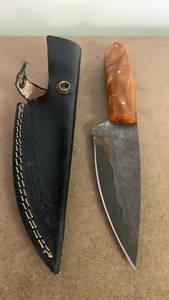 Handcrafted Copper Damascus Steel Knife Full Tang Blade with Orange Resin Handle with leather sheath Hunting Fishing approx 8.5 inches