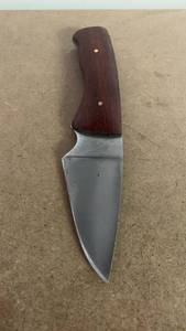 lot 3 image: Fixed Blade Hunting Fishing Knife Full tang blade with Wooden Handle approx 8 inches