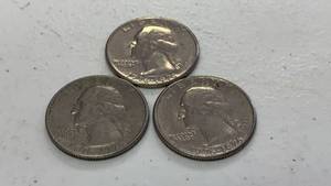 lot 391 image: Lot of 3 1976 bicentennial quarter coins GS80