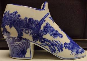 Blue and White Porcelain Decorative Shoe GS80