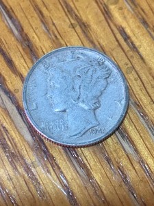lot 10 image: 1944-D Mercury Dime Coin 90% Silver