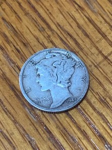 lot 16 image: 1944-S Mercury Dime Coin 90% Silver
