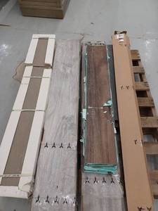 lot 25029 image: Pallet of Miscellaneous Flooring