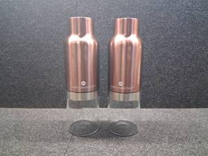 lot 3243 image: Cooks Essential Electronic Salt And Pepper Mill Bronze