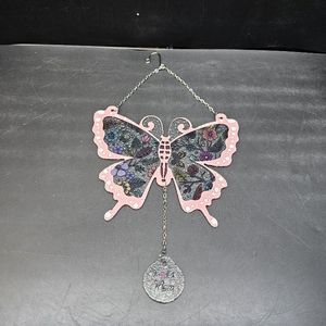 lot 7009 image: VEWOGARDEN Butterfly Suncatcher Stained Glass Window Hanging Ornament Sun Catchers Indoor Window for Bird Lover Mom, Pink