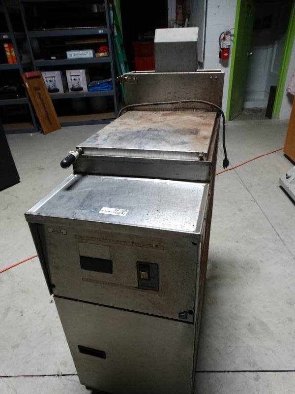 lot 14138 image: PITCO FRIALATOR COMMERCIAL HEAVY DUTY S.S NATURAL GAS RETHERMALIZER Pasta Cooker