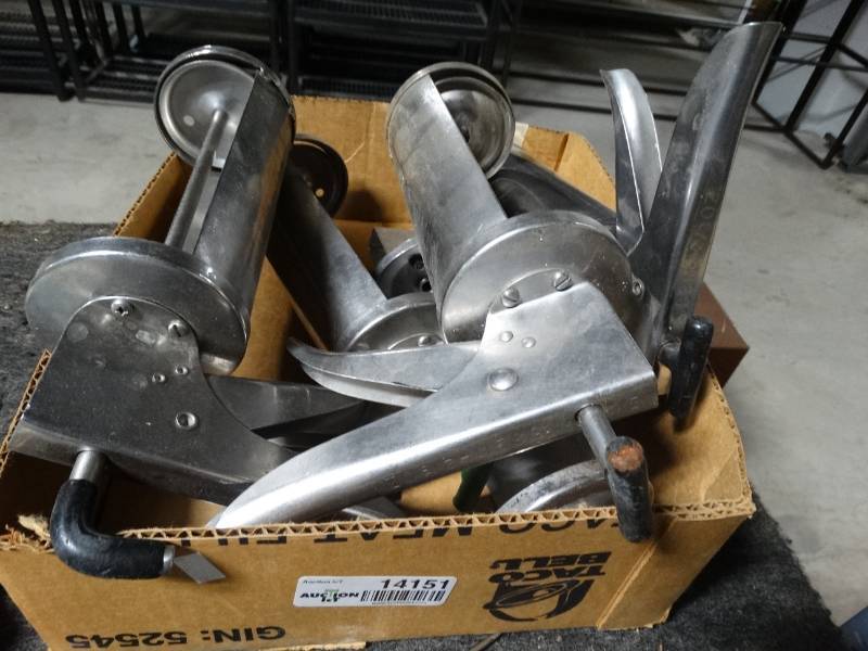 lot 14151 image: Lot of 5 sauce guns