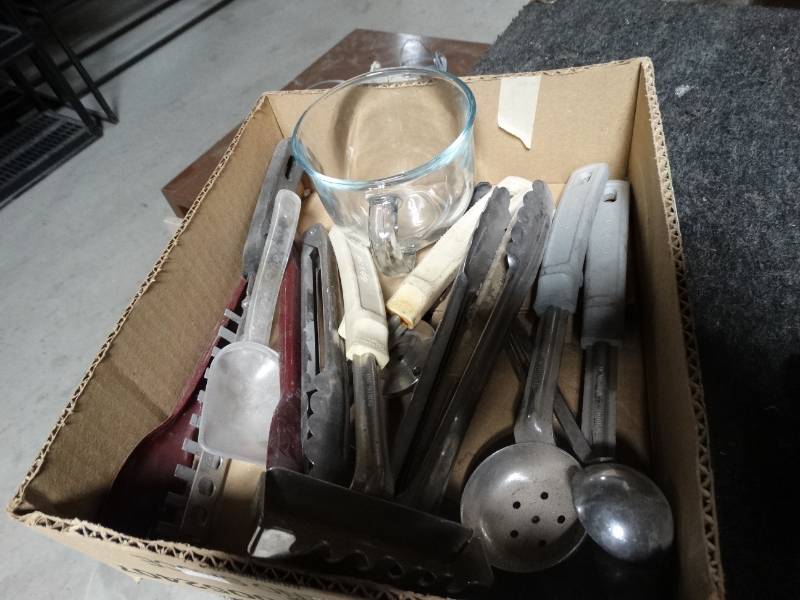 lot 14153 image: Lot of various commercial kitchen utensils