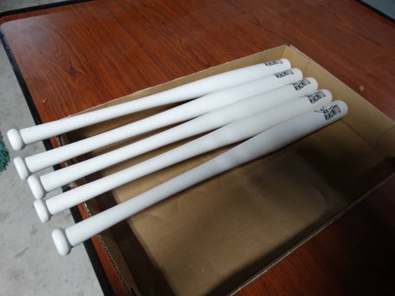 lot 14179 image: 5 Wichita Wingnuts 18 mini baseball bats.