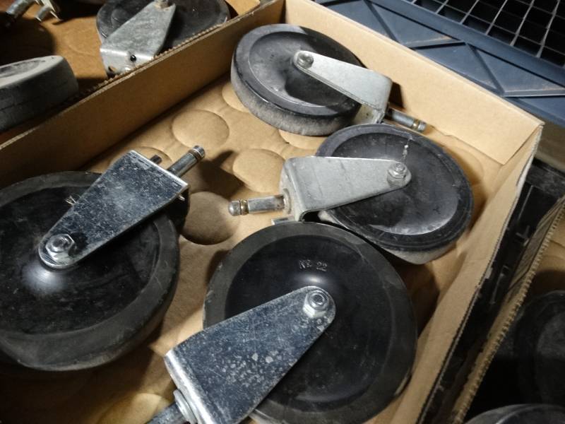 lot 14186 image: 4- 5 caster wheels.