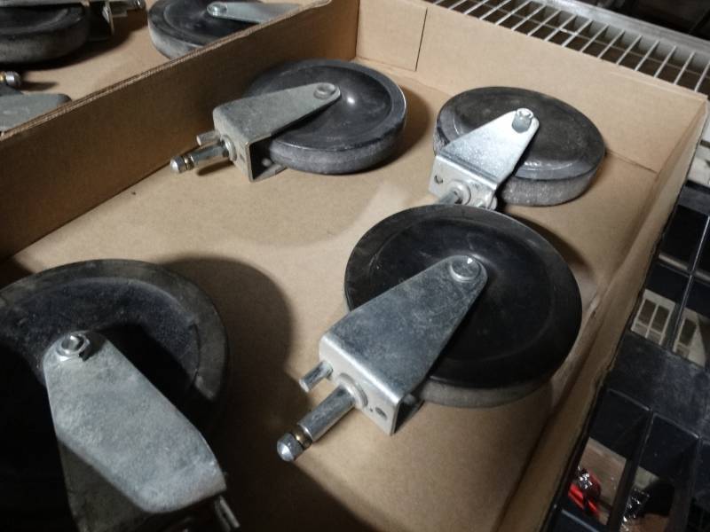 lot 14188 image: 4- 5 caster wheels.