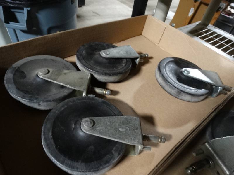lot 14189 image: 4- 5 caster wheels.