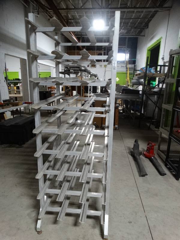 lot 14197 image: Full sized aluminum #10 can rack.