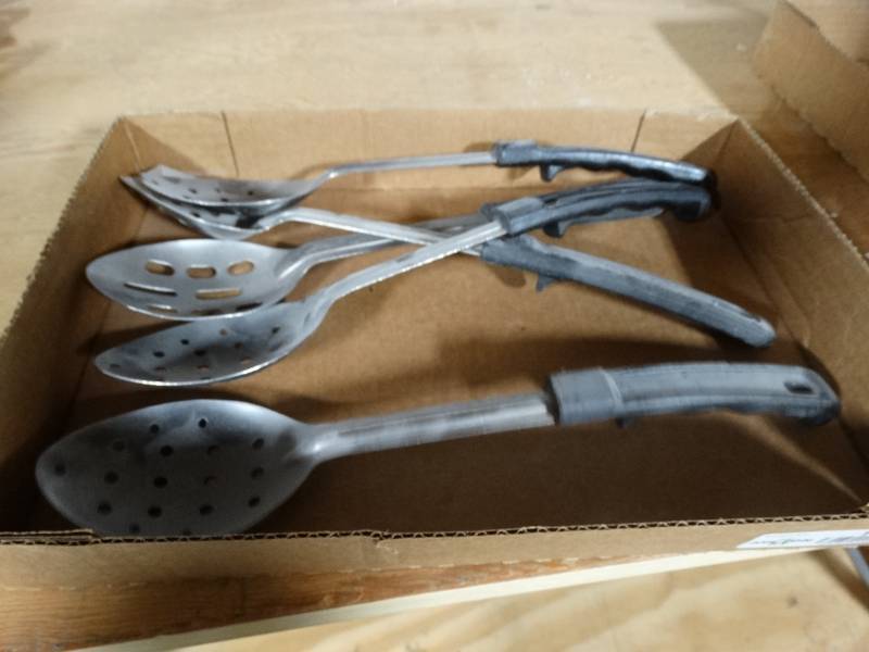 lot 14213 image: Strainer spoons.