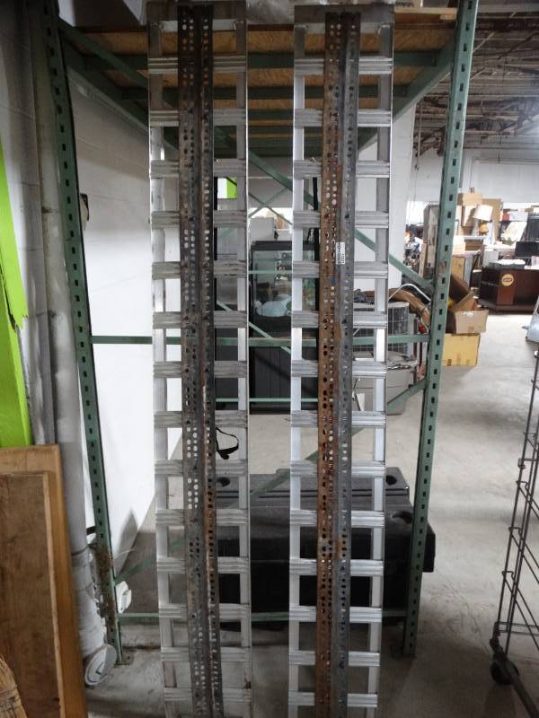 lot 14231 image: 2 Aluminum ramps.
