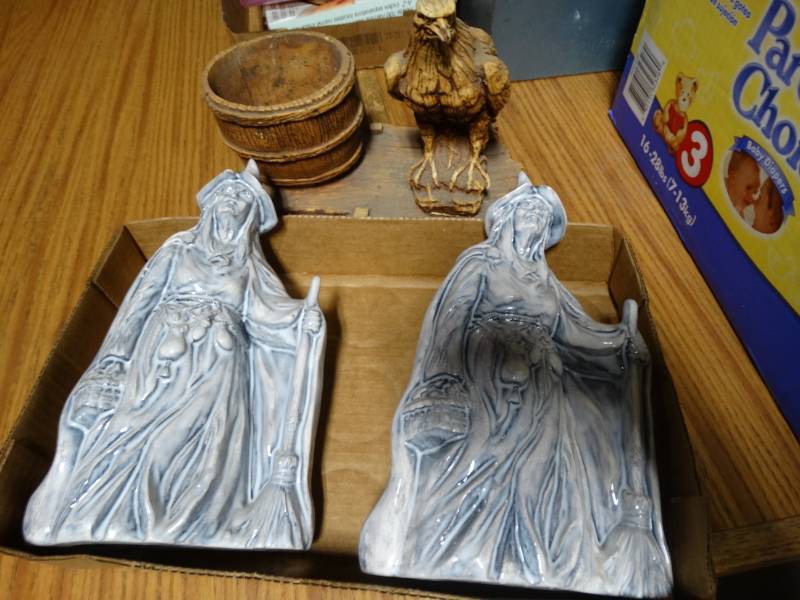 lot 14240 image: 2 Glass witch decor and a eagle decor.