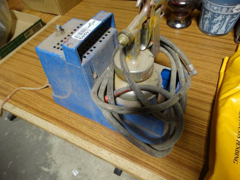 lot 14249 image: Sprayit paint and insecticide Diapfram sprayer.